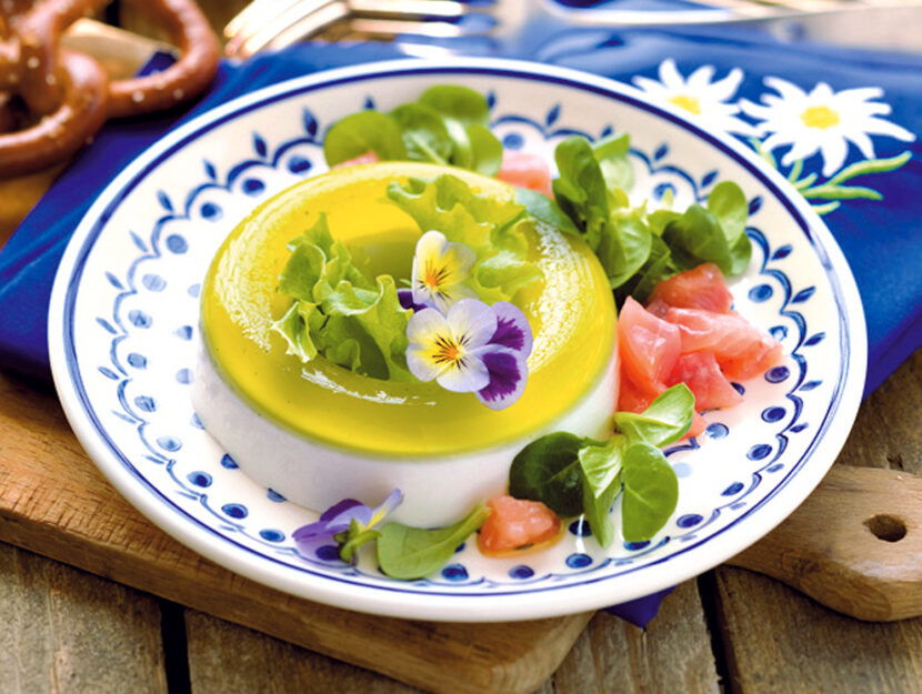 Piatto con fiori eduli