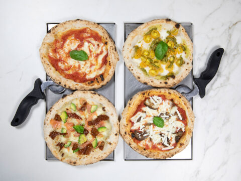 Il pizza sharing arriva in Moscova. È la partita di Briscola (Pizza Society) che mette a segno l'opening di un nuovo club