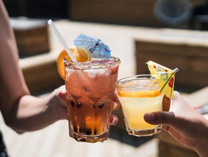 Cocktail dell'estate: ricette alcoliche e analcoliche facili da preparare