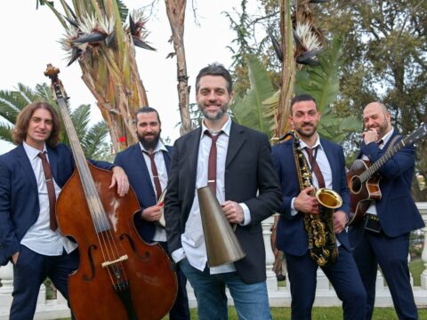 Mumbles: l’accompagnamento musicale per eventi coinvolgenti