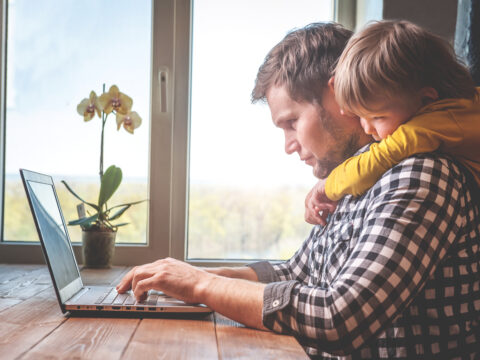 Come (alcune) aziende aiutano i papà