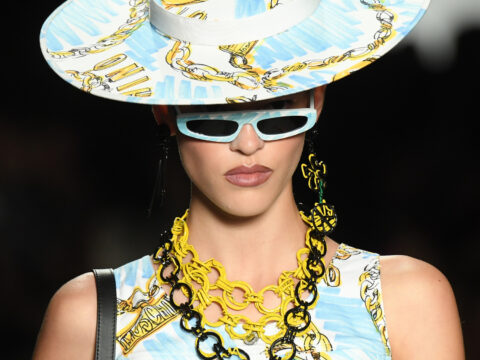 Al mare con stile: i capi e gli accessori must da sfoggiare in spiaggia per l'estate 2019