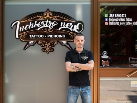 Inchiostro Nero, quando tatuare diventa vitale