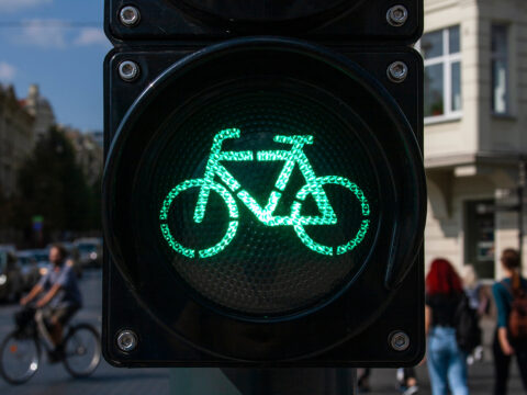 Biciclette in città: nuove regole  e dispositivi di sicurezza in arrivo