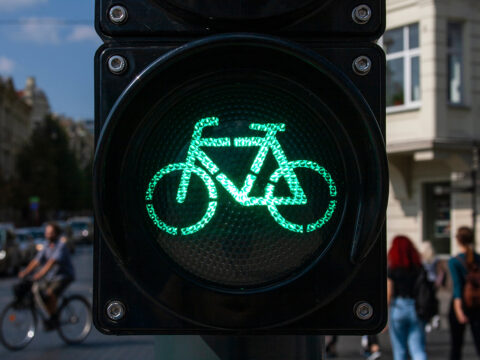 Biciclette in città: nuove regole e dispositivi di sicurezza in arrivo