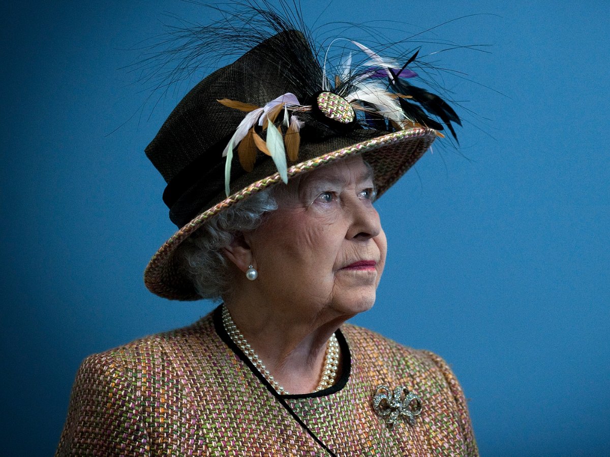Addio alla Regina Elisabetta II: i funerali di Stato