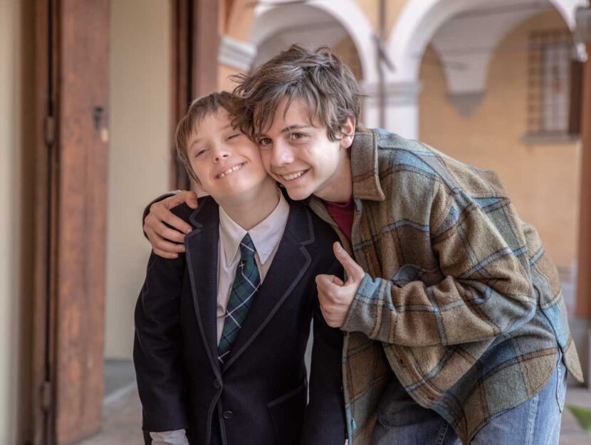 Lorenzo Sisto (Giò) e Francesco Gheghi (Giacomo preadolescente) in una scena del film Mio frat