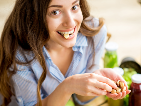 Curare corpo e psiche con il cibo: cosa mangiare per sentirsi bene