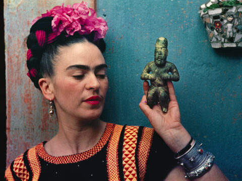 Frida Kahlo. L'arte di mettersi in scena: nel guardaroba di Frida per scoprire l'artista e l'opera