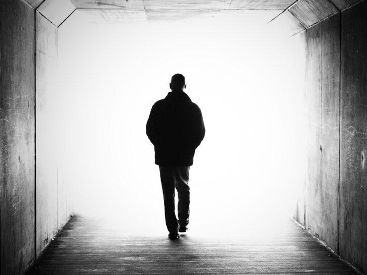 500 adolescenti all'anno tentano il suicidio. Perché?