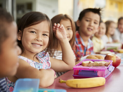 Merenda sana per bambini: 5 idee da portare a scuola