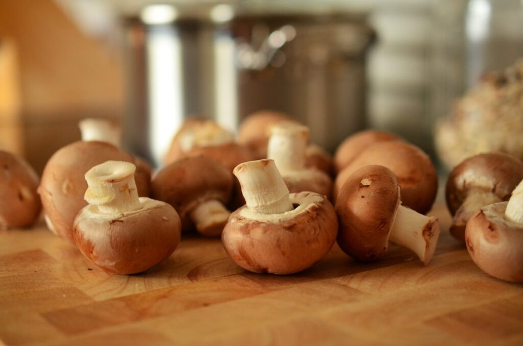 funghi su un tagliere