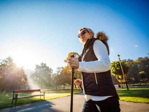 Il Nordic Walking è alla portata di tutti e ha tantissimi benefici