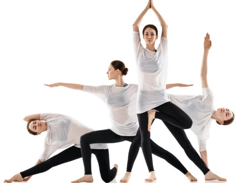 Flow Yoga: le asana che rimodellano il corpo