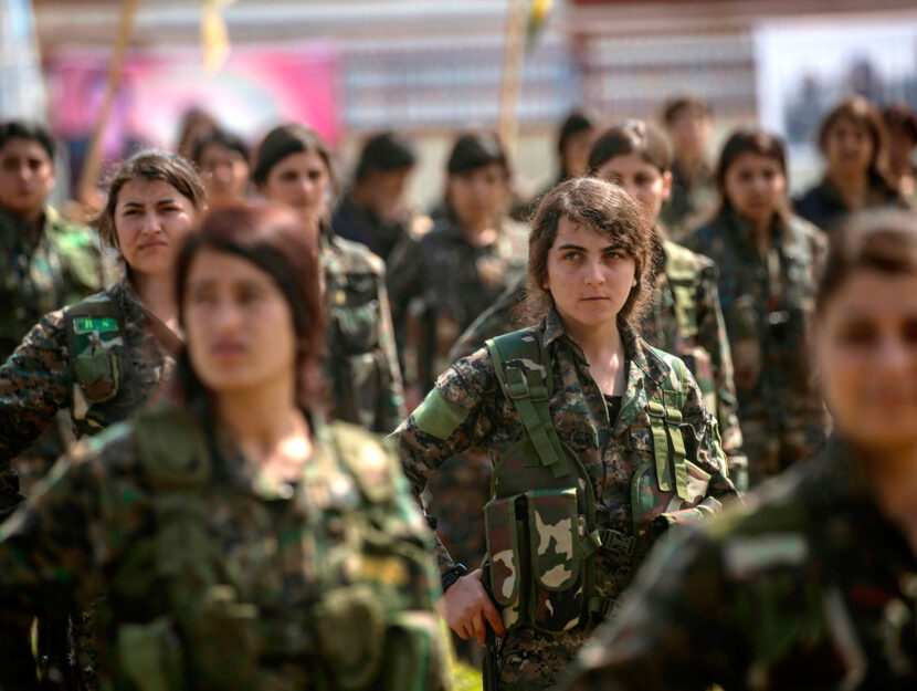 Combattenti dell'YPJ (Unità di protezione delle donne) il 27 marzo 2019 nella città di Hasakah. Fo