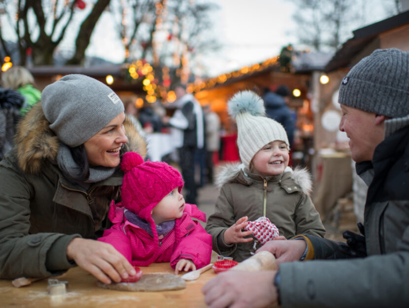 Famiglia in vacanza in Austria