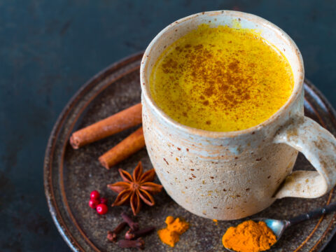 Golden Milk: tutti i benefici della curcuma in una sola bevanda