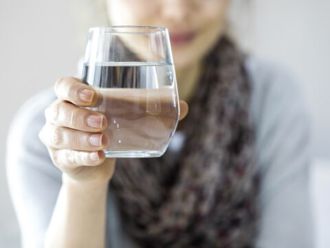 Hydrogen Water: elisir quotidiano di salute e giovinezza