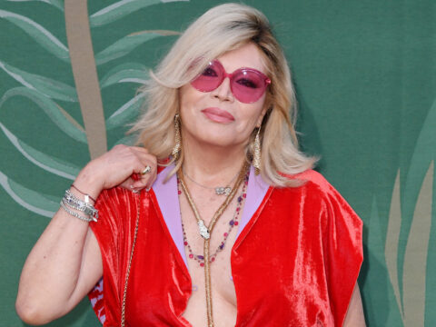 Amanda Lear: gli 80 anni della super diva tra carriera e amori