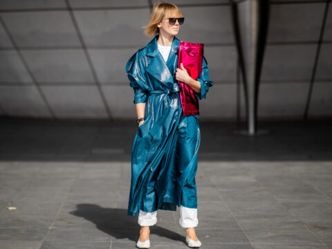 Oversize is the new skinny: vestire over, la nuova tendenza chic. Ecco 5 outfit a cui ispirarsi