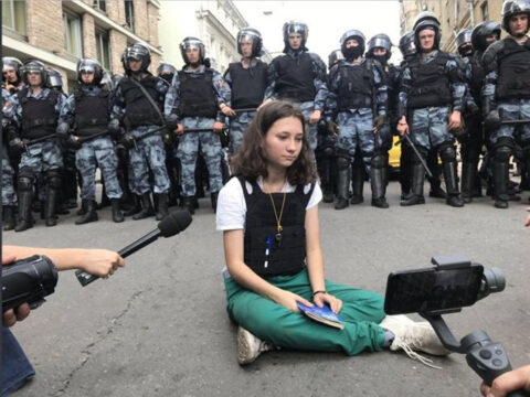 Olga Misik, la diciassettenne russa che sfida Putin