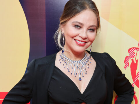 Ornella Muti sfila a 64 anni in passerella a Parigi