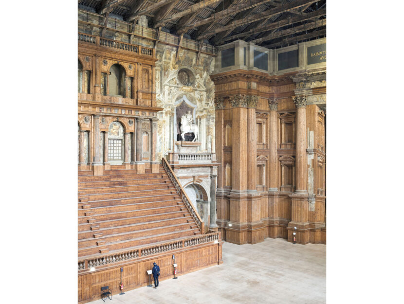 Inserito all'interno del percorso della Galleria Nazionale, c'è il magnifico Teatro Farnese