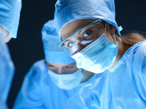 Chirurghe: sempre più donne in sala operatoria