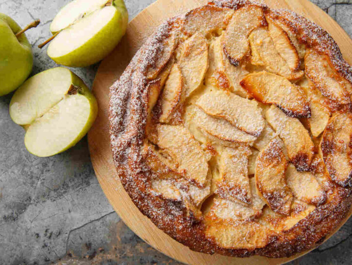 Gratin di mele caramellato con pan brioche e crema
