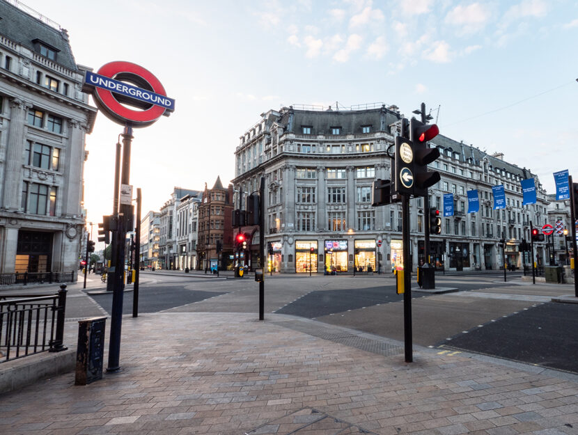 Oxford Circus a Londra deserta a causa del lockdown. Foto Shutterstock