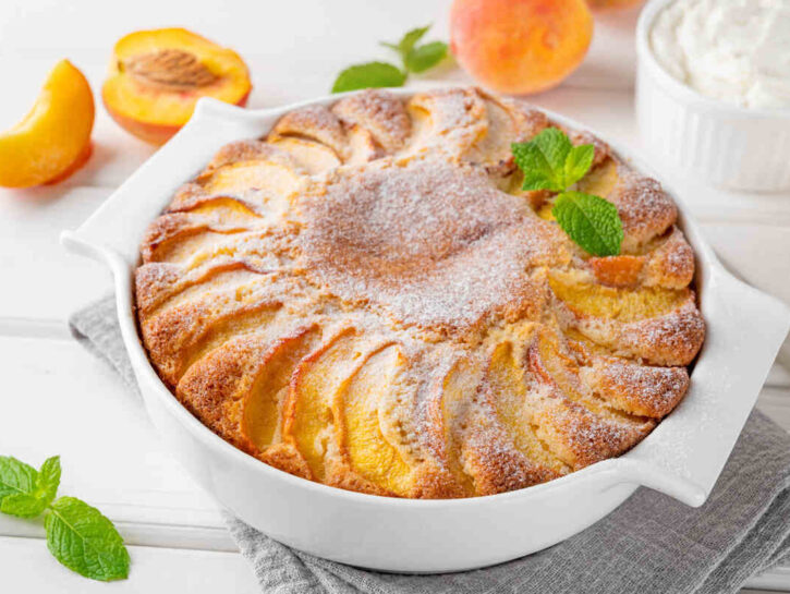 Torta di pesche noci e mandorle all'arancia: soffice e deliziosa