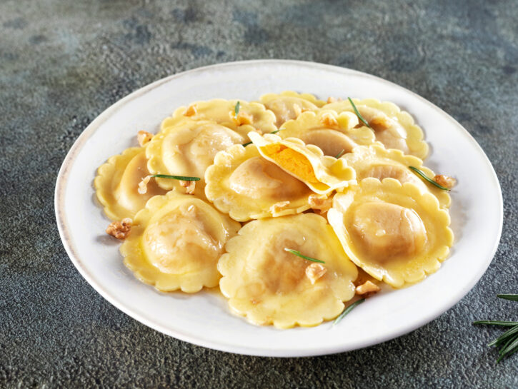 Tortelli di mele con burro nocciola