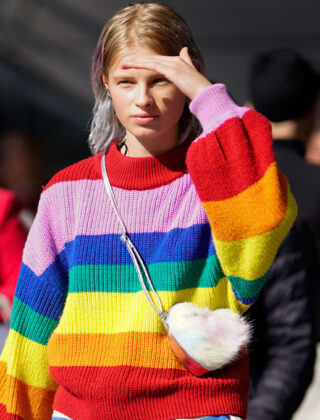 Rainbow Style: 5 outfit a tema arcobaleno che saranno di buon auspicio