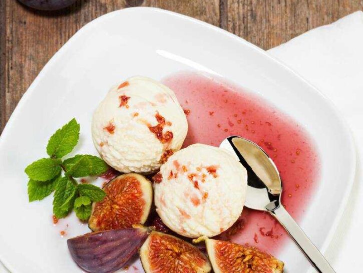 Fichi al gelato con miele e mandorle, il dessert lampo