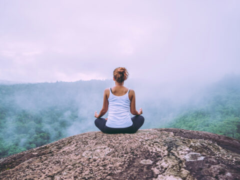 Imparare a meditare: gli esercizi facili per chi è alle prime armi sono questi
