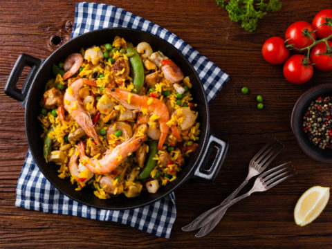 La paella: le curiosità e le ricette del piatto spagnolo più famoso