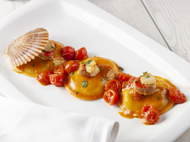 Ravioli di mare all'ischitana con vongole: la ricetta originale