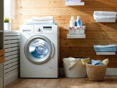 Coronavirus: come lavare i vestiti dopo essere usciti di casa