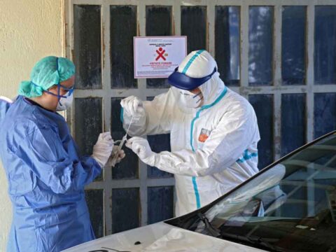 Coronavirus, i test veloci e il tampone in auto