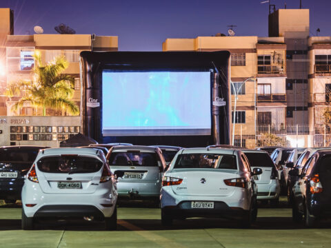 Drive-in, il nuovo modo di andare al cinema