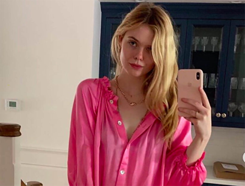L'attrice Elle Fanning in camicia da notte su Instagram