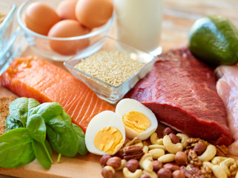 Quali sono gli alimenti che contengono più proteine delle uova?