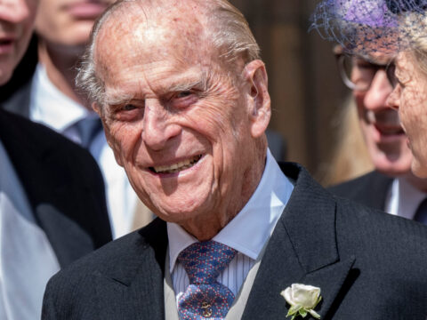 Il principe Filippo compie 99 anni: è lui la forza della Regina