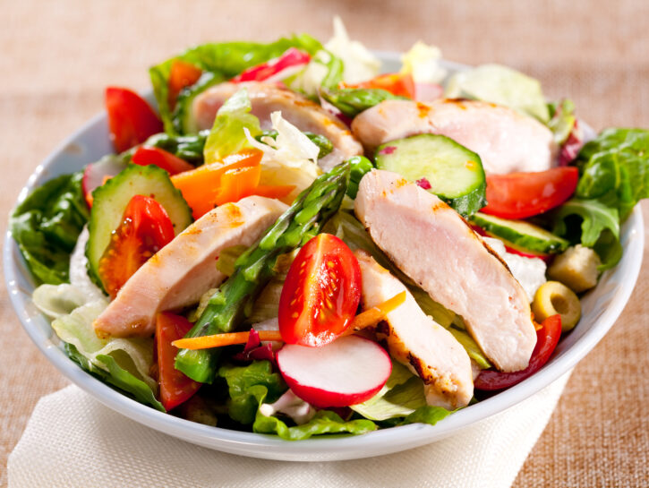 Insalata di pollo light: le ricette sfiziose e leggere