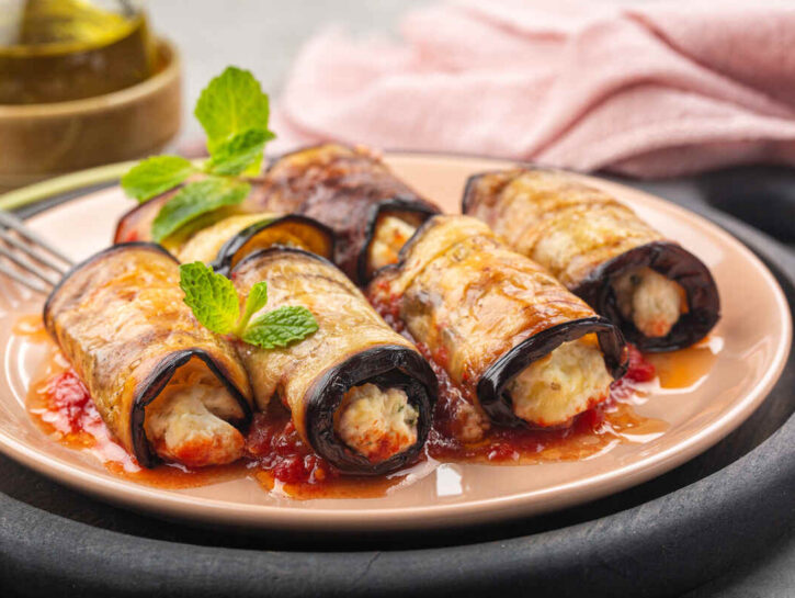 Involtini di melanzane al pomodoro: la ricetta cremosa che conquista tutti