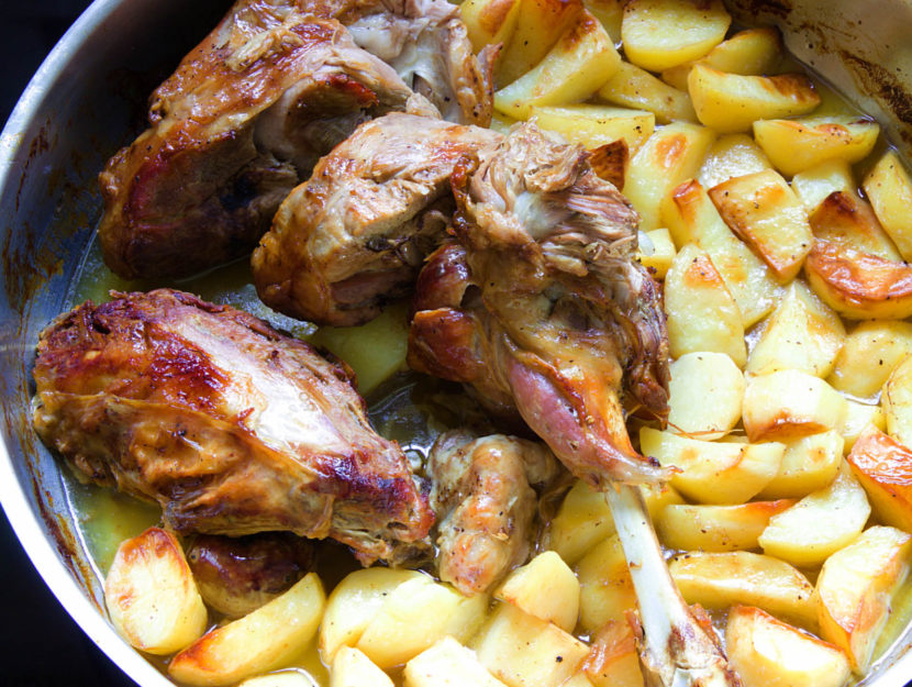 Ricetta agnello al forno con patate