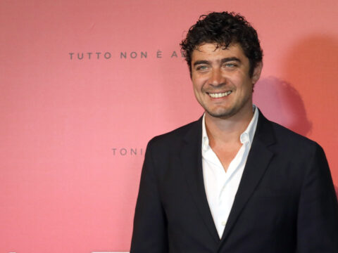 Riccardo Scamarcio papà, la fidanzata Angharad Wood incinta