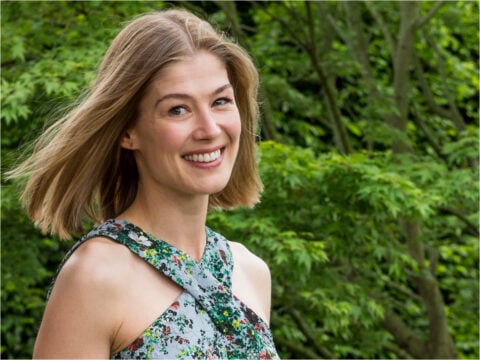 Rosamund Pike diventa Marie Curie