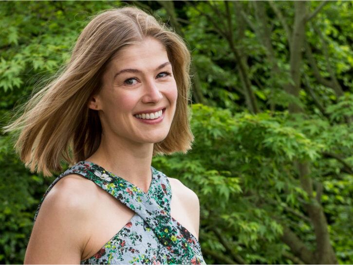 Rosamund Pike diventa Marie Curie