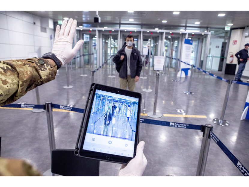 Controlli Covid coronavirus aeroporto